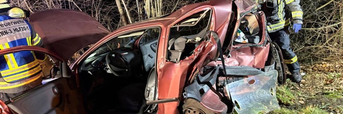 FW-WRN: Schwerer Verkehrsunfall auf der Nordlippestraße