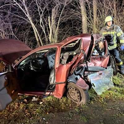 FW-WRN: Schwerer Verkehrsunfall auf der Nordlippestraße