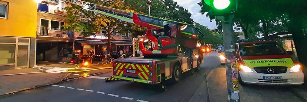 FW-M: Langwierige Brandbekämpfung (Milbertshofen)