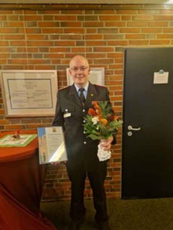FW-OLL: Jörg Schmidt zum Gemeindebrandmeister der Feuerwehr Hude ernannt
