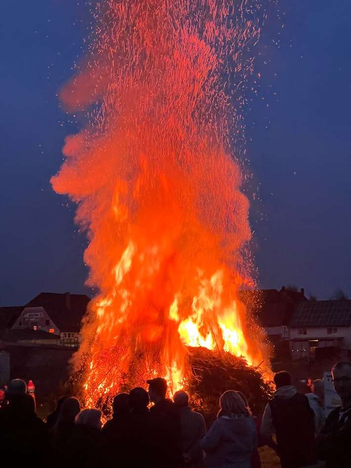 FW Beverungen: Osterfeuer in Würgassen abgesagt - Erhöhter Waldbrandgefahrenindex aufgrund geringem Niederschlag