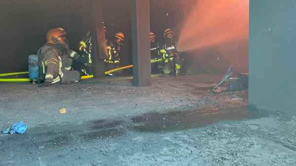 FW-KLE: Wenn Strom zur Gefahr wird: Freiwillige Feuerwehr Bedburg-Hau trainiert den Ernstfall