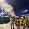 FW Lehrte: Dachstuhlbrand in Immensen - 80 Einsatzkräfte bei winterlichen Bedingungen gefordert