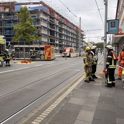 FW-MH: Gefahrstofffund in Wohnhaus - Feuerwehr sichert Behälter