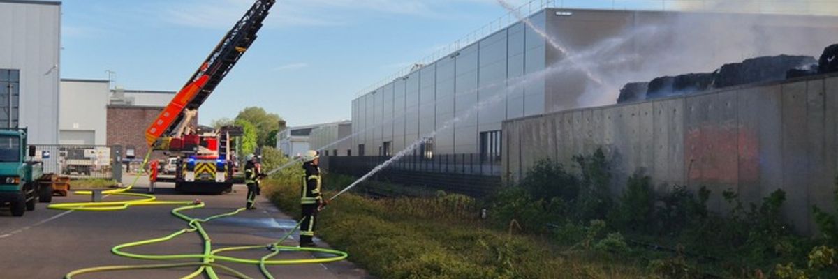 FW-MH: Schlussmeldung zum Großbrand an der Ruhrorter Straße - Einsatz nach 24 Stunden beendet