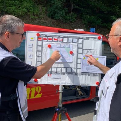 FW Mechernich: Große Übung der IuK-Kreiseinheit mit Beteiligung des ELW Kommern