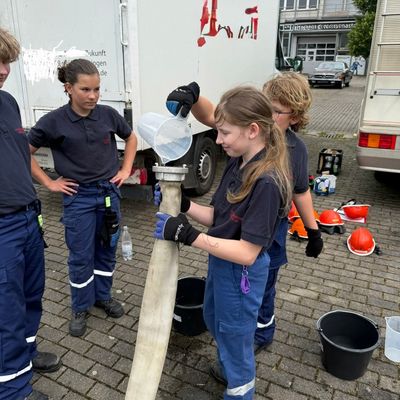 FW-EN: Jugendflamme erfolgreich abgenommen: 140 Nachwuchskräfte zeigen ihr Können in Hattingen