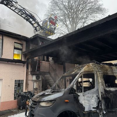 KFV-CW: Millionenschaden bei Großbrand in Nagold - Keine Verletzten - 120 Einsatzkräfte vor Ort