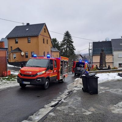FW VG Westerburg: Wohnhaus nach Zimmerbrand unbewohnbar - Haustiere konnten nicht gerettet werden