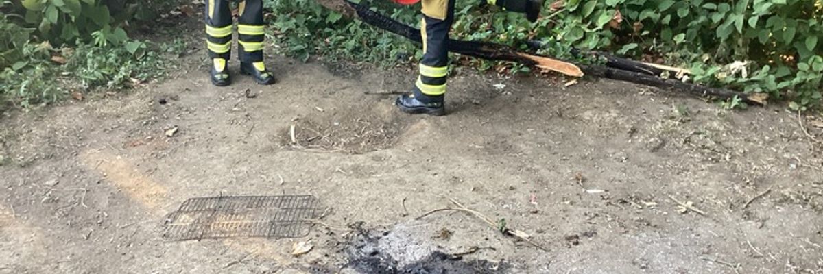 FW-BO: Rauchentwicklung an der Ruhr in Dahlhausen gemeldet. Kleines Lagerfeuer durch Feuerwehr abgelöscht