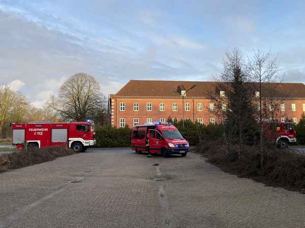 FW-AUR: Ertönender Alarm aus verschlossenem Gebäude