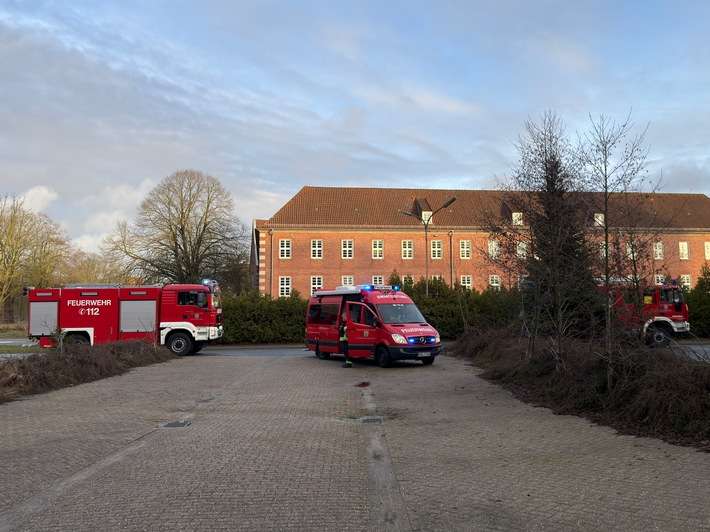 FW-AUR: Ertönender Alarm aus verschlossenem Gebäude