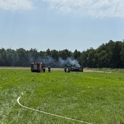 FW-AUR: Treckergespann ausgebrannt
