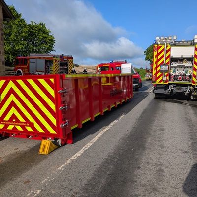 FF Bad Salzuflen: Traktorbrand im Wald / Feuerwehr Bad Salzuflen probt am Samstagmorgen den Ernstfall in Wüsten