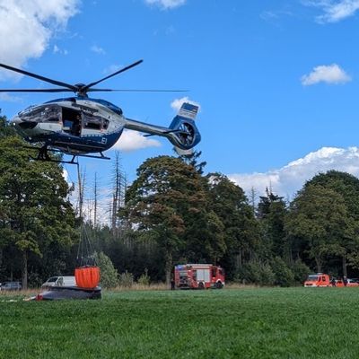 FW-RS: Vegetationsbrandbekämpfungsübung im Remscheider Stadtgebiet Feuerwehr und Polizei arbeiten Hand in Hand