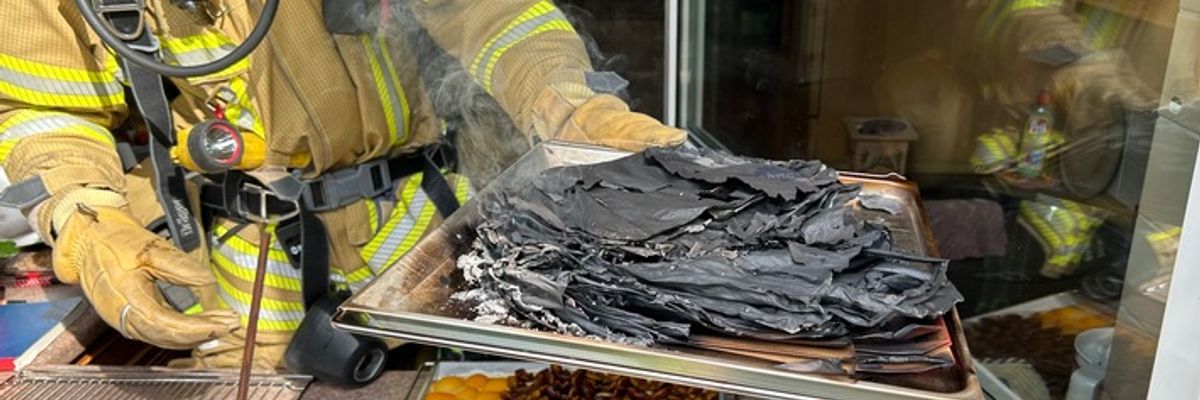 FW Ratingen: Küchenbrand in Ratingen Mitte
