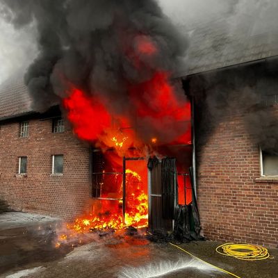 FW-WRN: Großbrand eines landwirtschaftlichen Betriebs in Werne-Ehringhausen