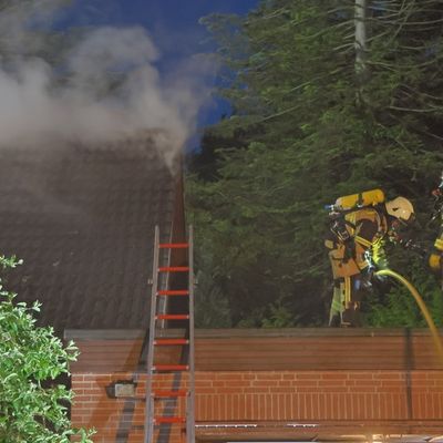 FW-SE: Dachstuhlbrand eines Einfamilienhauses in Ellerau