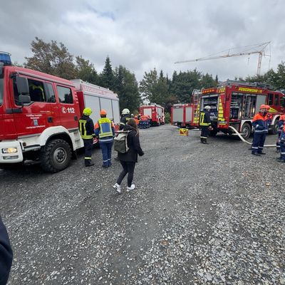 FW-OE: Abschlussübung der Jugendfeuerwehren der Gemeinde Kirchhundem