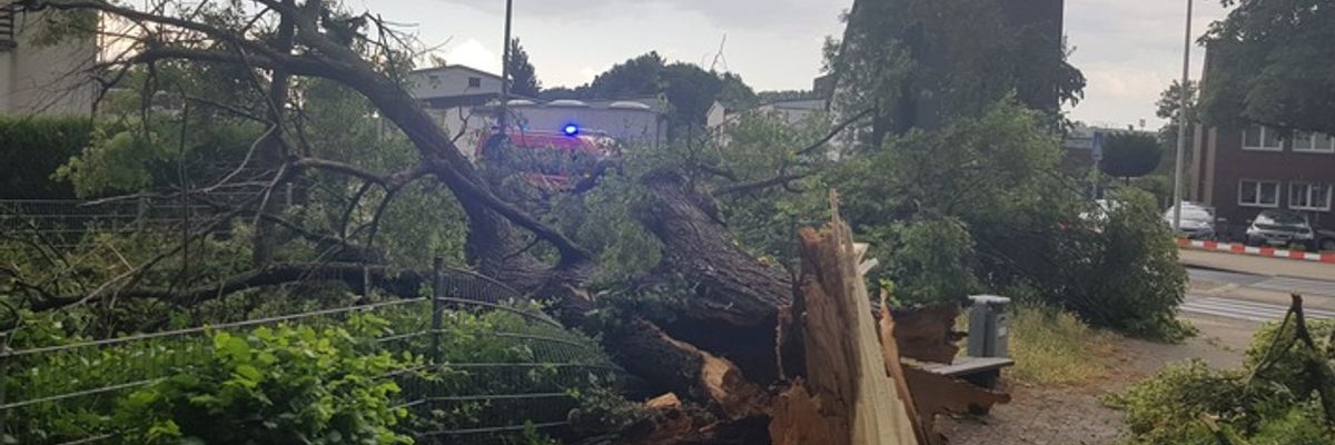 FW Düren: Unwetter über Düren - Feuerwehr im Dauereinsatz