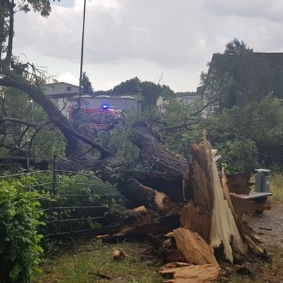 FW Düren: Unwetter über Düren - Feuerwehr im Dauereinsatz