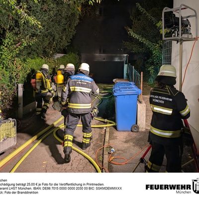 FW-M: Tiefgaragenbrand mit Nullsicht (Moosach)