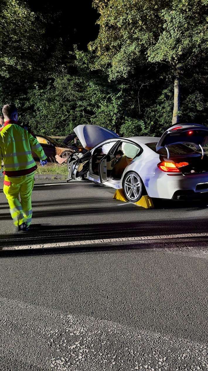 FW Paderborn: Verkehrsunfall mit zwei beteiligten Pkw am George-Marschall-Ring