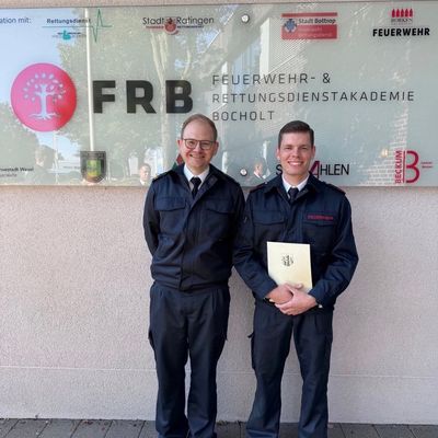 FW Dinslaken: Fünf neue Brandmeister unterstützen die Feuerwehr Dinslaken