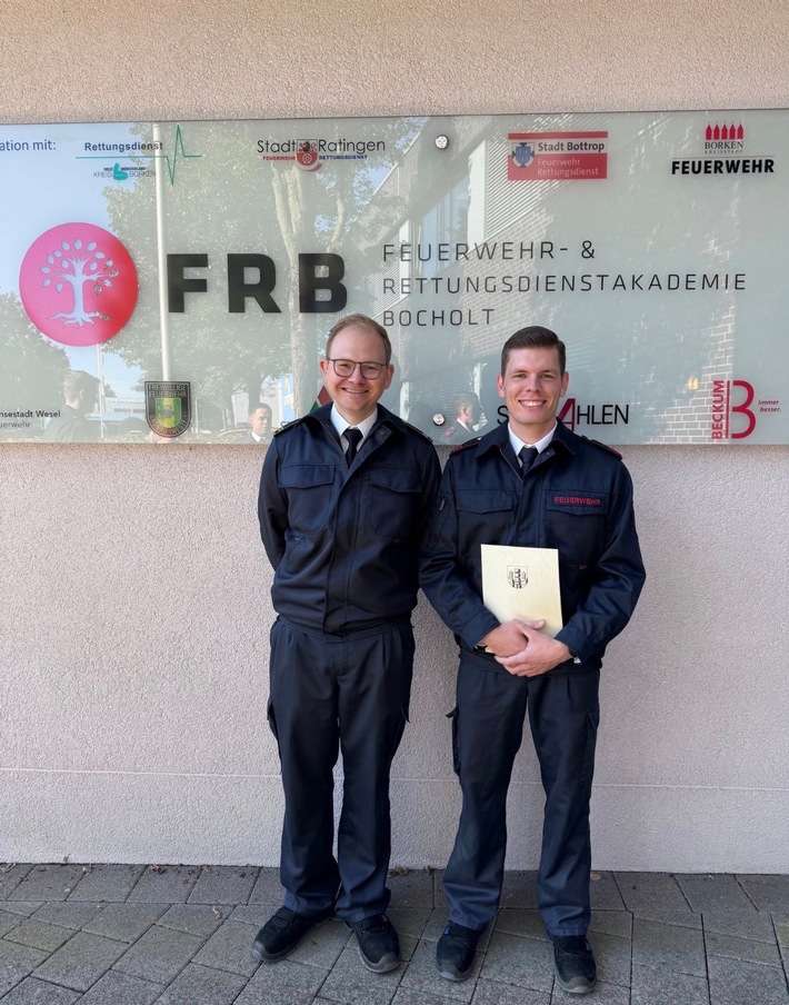 FW Dinslaken: Fünf neue Brandmeister unterstützen die Feuerwehr Dinslaken