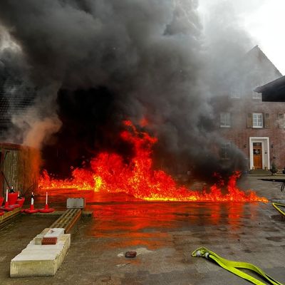 FW-WRN: Großbrand eines landwirtschaftlichen Betriebs in Werne-Ehringhausen