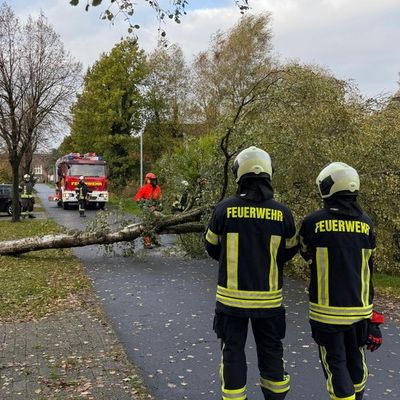 FW-AUR: Stadtfeuerwehren beseitigen diverse Unwetterschäden