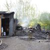 FW-SE: Brennendes Gartenhaus greift auf Wohngebäude über