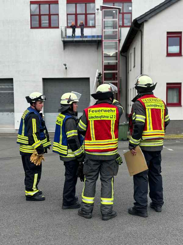 FW-EN: Jahresübung der Feuerwehr Wetter (Ruhr) erfolgreich durchgeführt