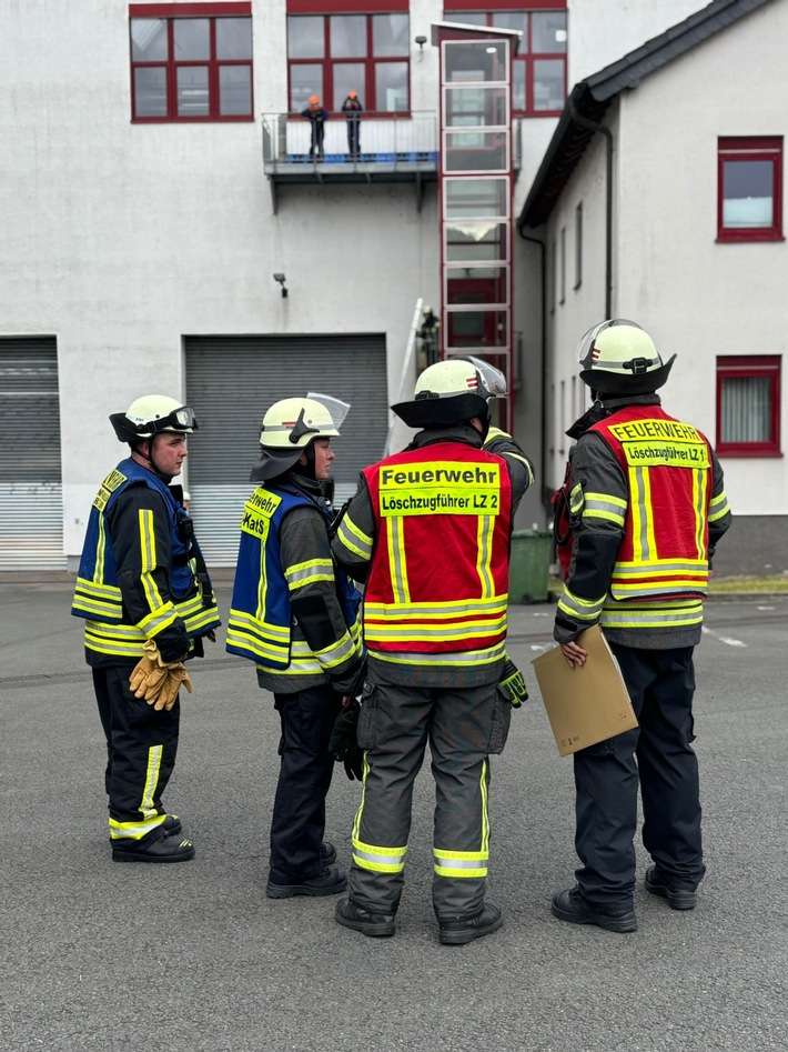 FW-EN: Jahresübung der Feuerwehr Wetter (Ruhr) erfolgreich durchgeführt