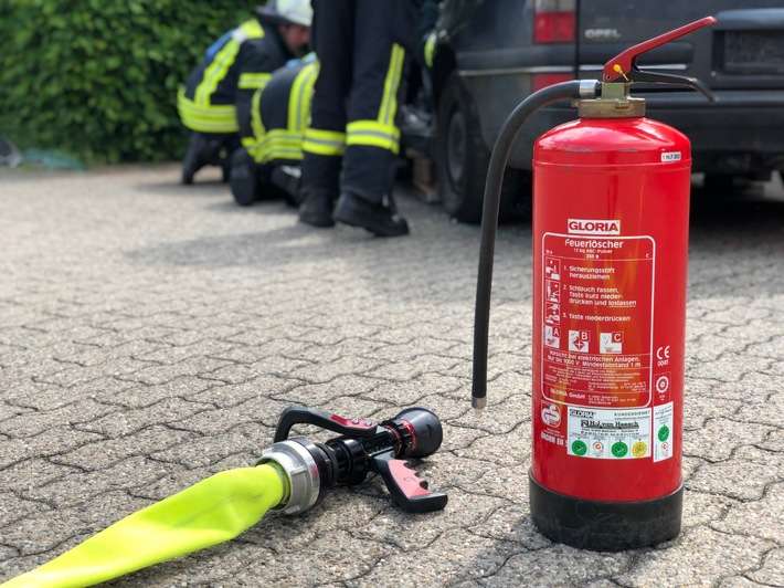 FW Alpen: Schnelles Einsatzende nach Pkw-Brand