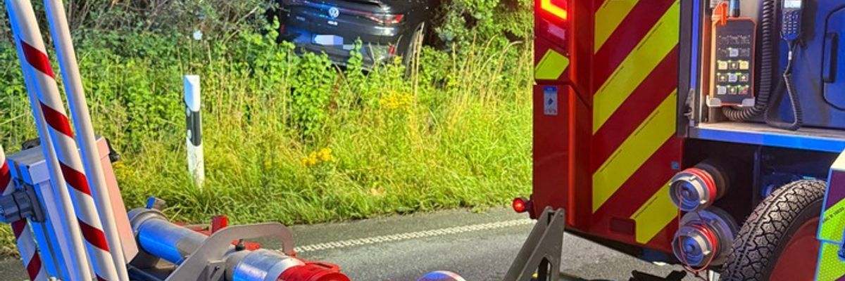 FW-DT: Verkehrsunfall auf dem Nordring - Feuerwehr sichert Unfallstelle