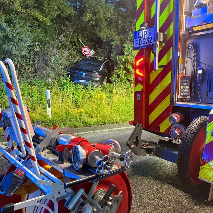 FW-DT: Verkehrsunfall auf dem Nordring - Feuerwehr sichert Unfallstelle