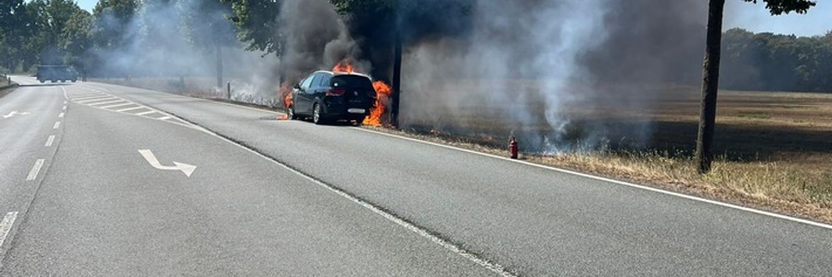 FW Petershagen: PKW Brand auf der B482