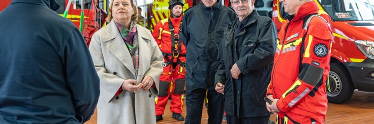 FW Bremerhaven: Innensenatorin Dr. Eva Högl besucht die Feuerwehr Bremerhaven