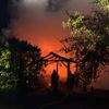 FW Bremerhaven: Gartenlaube in Vollbrand