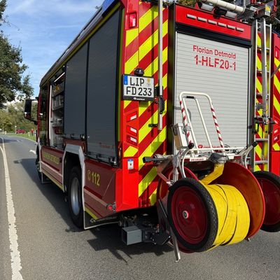 FW-DT: Verkehrsunfall mit zwei PKW