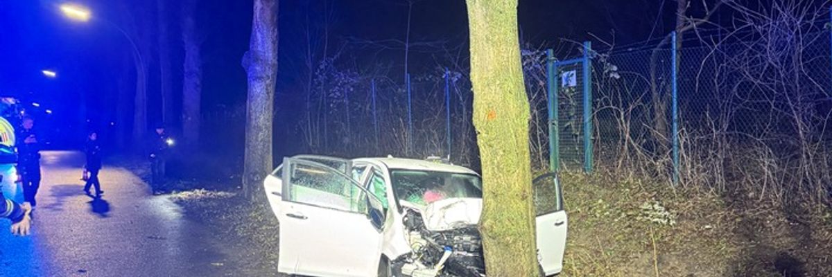FW-GE: Schwerer Verkehrsunfall in Gelsenkirchen Buer