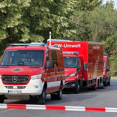 FFW Schwalmtal: Korrekturmeldung: Gefahrstoffeinsatz in einem Industriebetrieb in Waldniel
