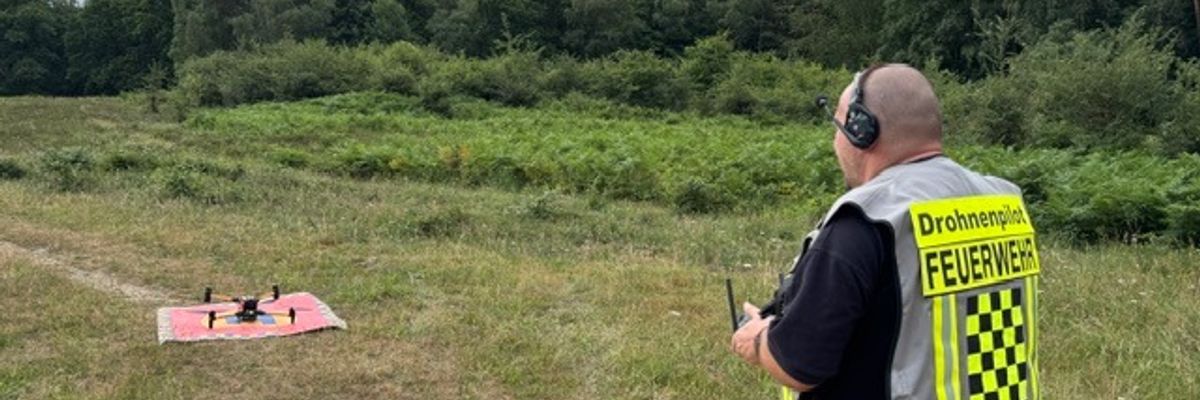 FW Rösrath: 2. Folgemeldung zum Waldbrand in der Wahner Heide - Löscharbeiten wieder aufgenommen