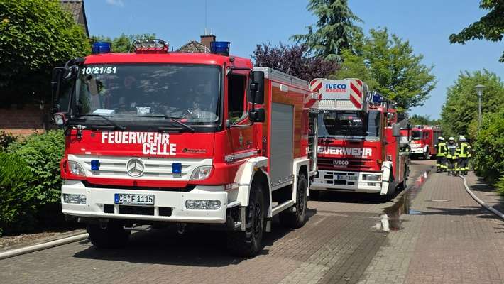 FW Celle: Feuer in einer Garage