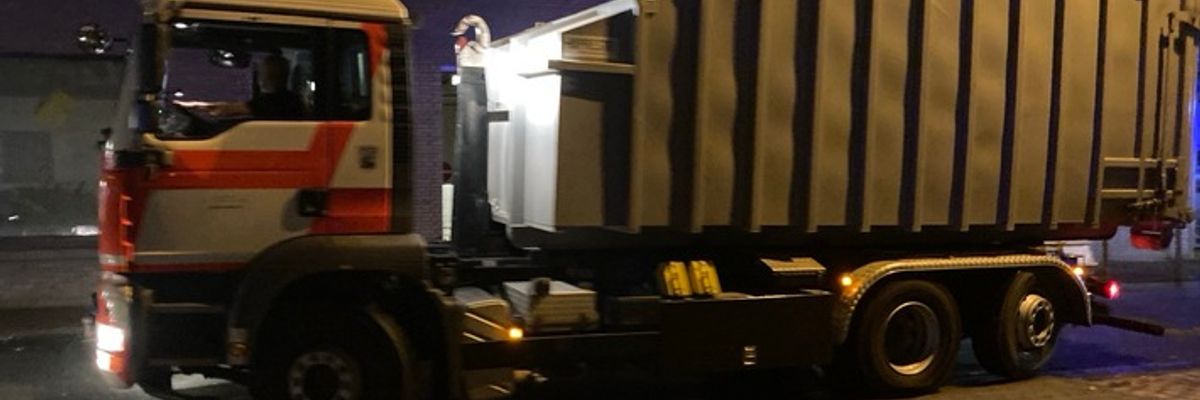 FW-F: Brand in einer Papierpresse - aufwändiger und langwieriger Einsatz