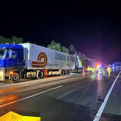 FW Helmstedt: Auffahrunfall mit zwei LKW