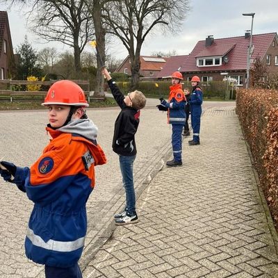 FW-AUR: Besondere Ehrung für 70 Jahre Feuerwehrmitgliedschaft