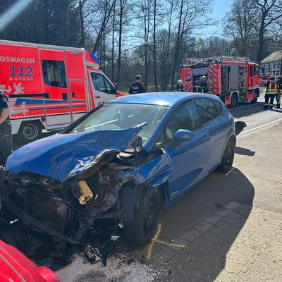 FW-RS: Mehrere Einsätze für die Feuerwehr: Verkehrsunfall und Waldbrand