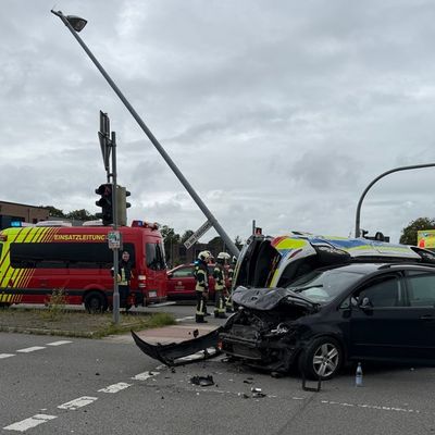FW-AUR: Mit Streifenwagen zusammengeprallt